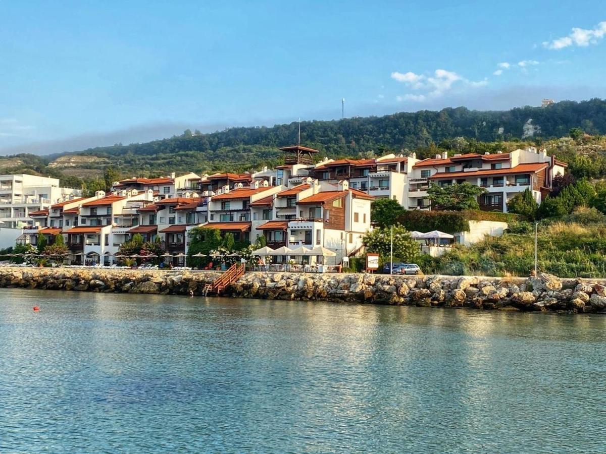 קברנה White Coast Beach Apartments מראה חיצוני תמונה