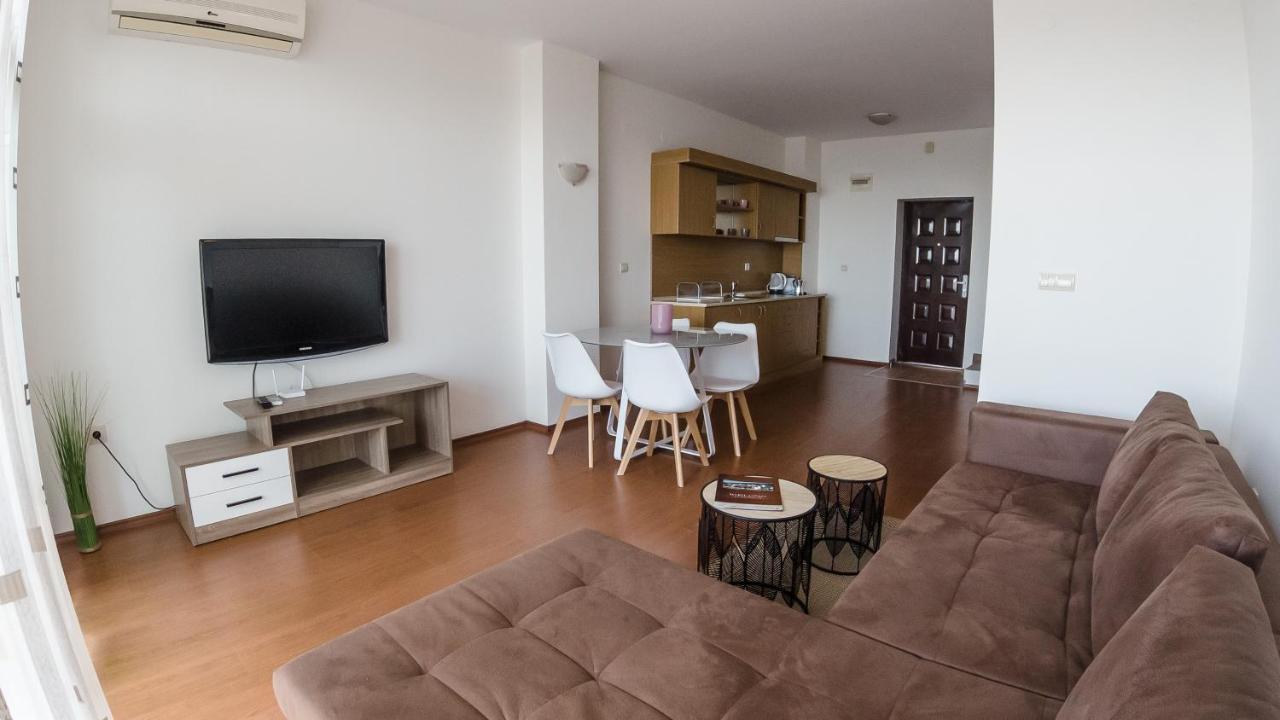 קברנה White Coast Beach Apartments מראה חיצוני תמונה