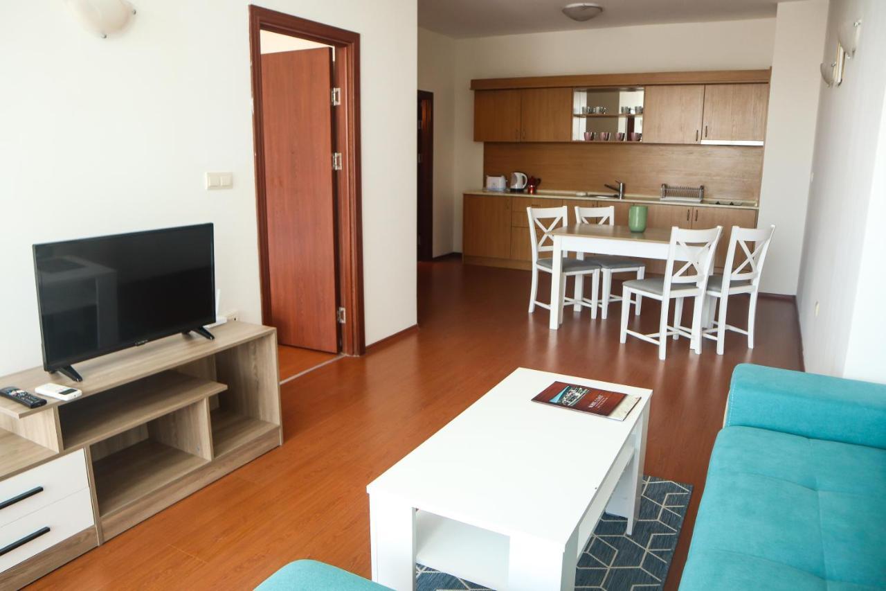 קברנה White Coast Beach Apartments מראה חיצוני תמונה