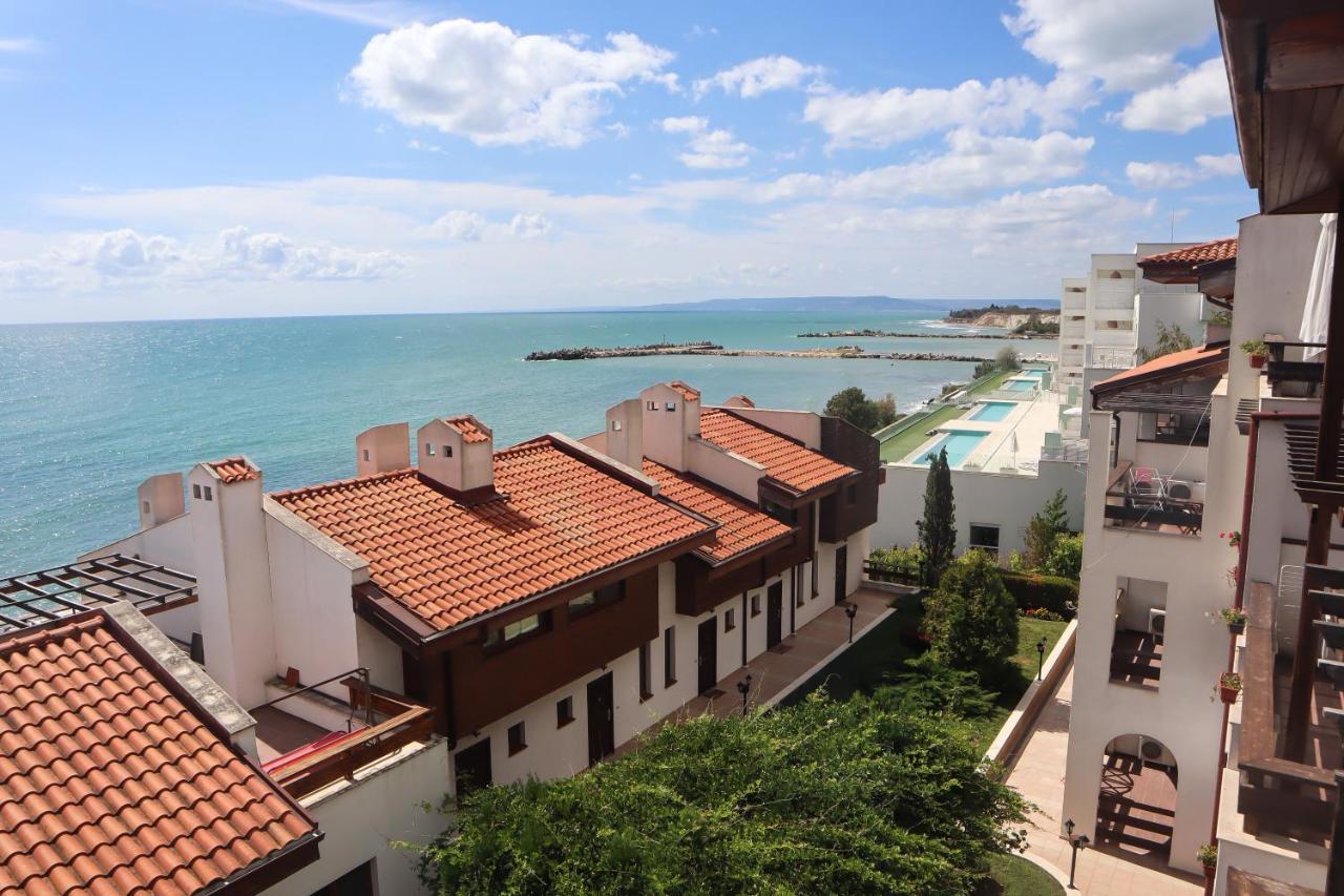 קברנה White Coast Beach Apartments מראה חיצוני תמונה