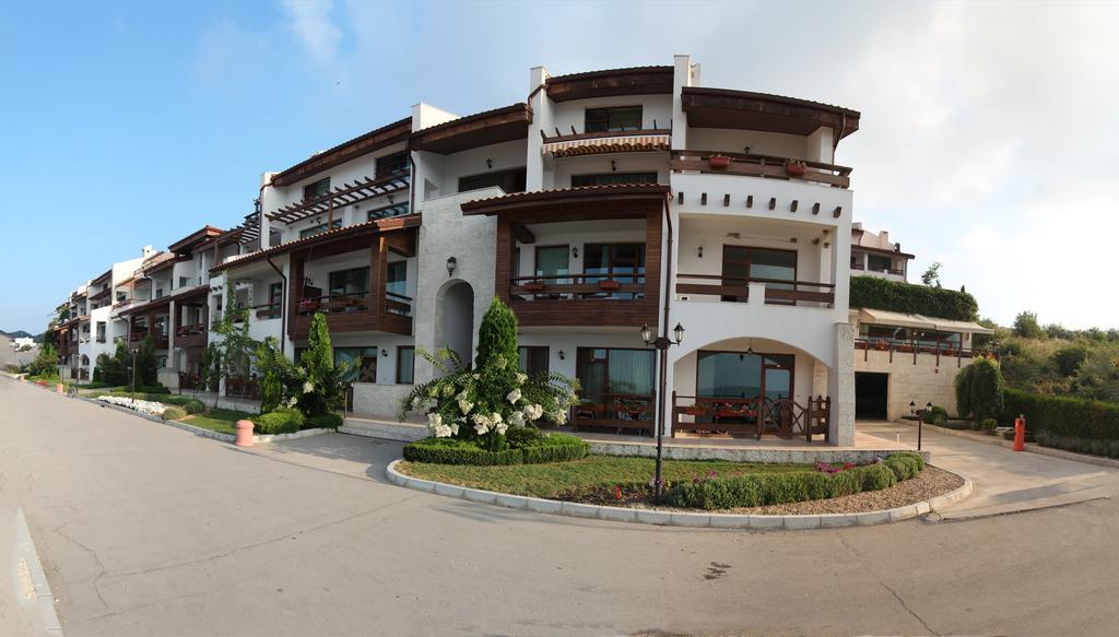 קברנה White Coast Beach Apartments מראה חיצוני תמונה