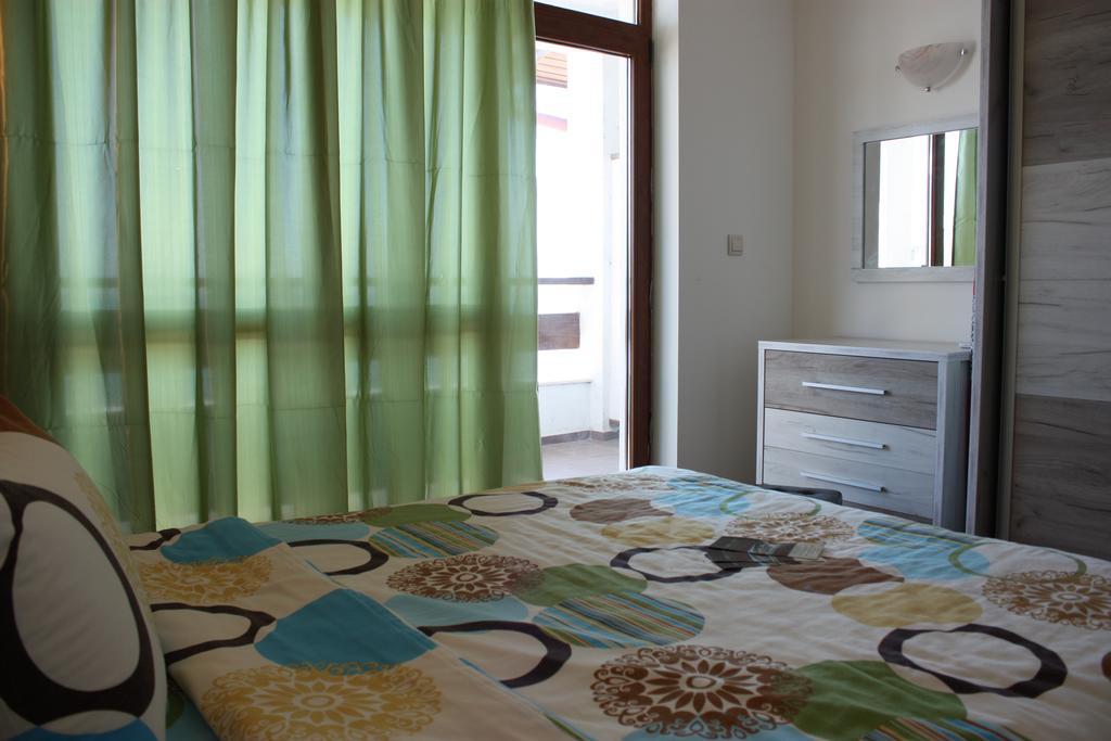 קברנה White Coast Beach Apartments מראה חיצוני תמונה