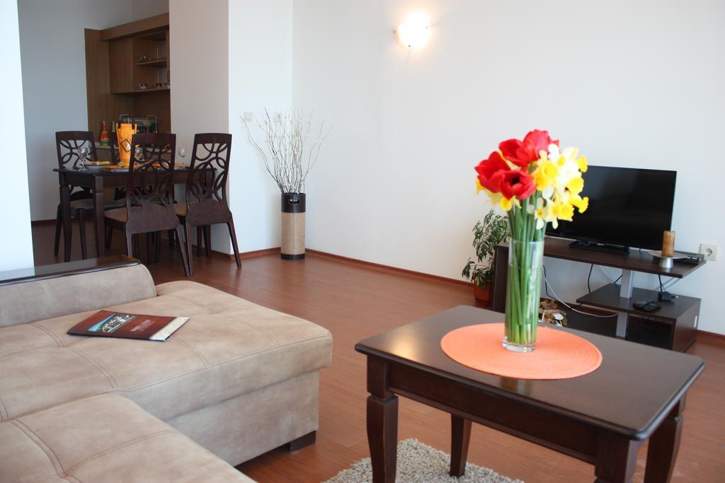 קברנה White Coast Beach Apartments מראה חיצוני תמונה