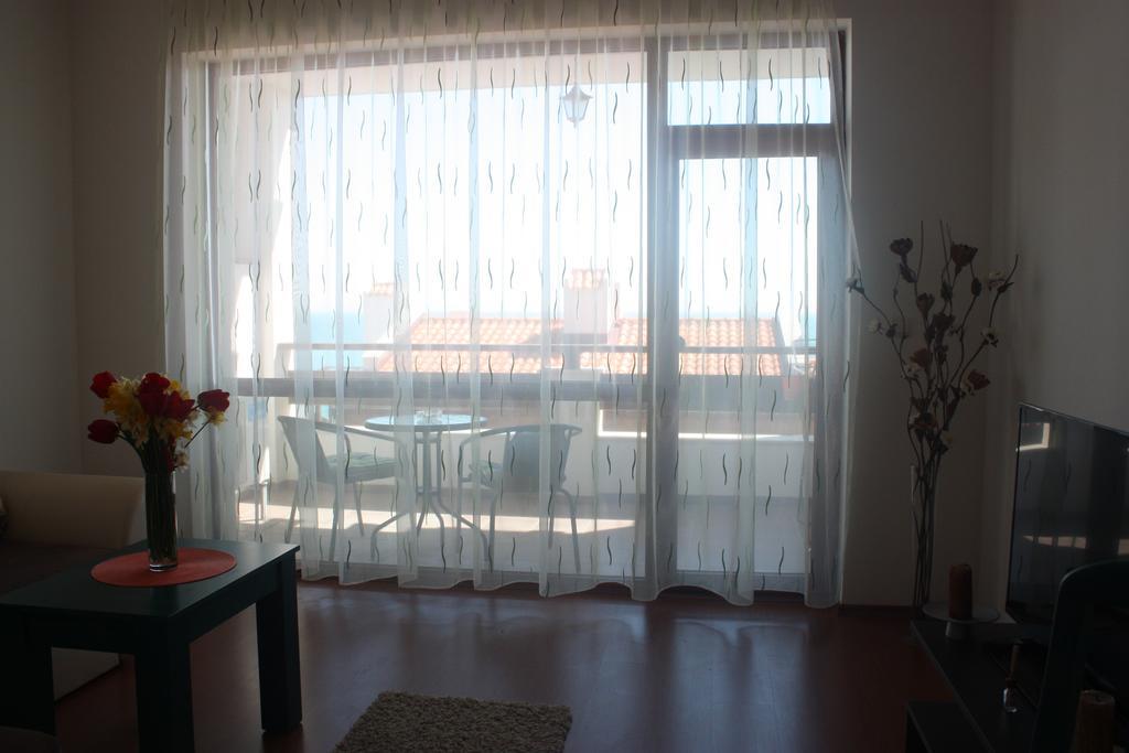 קברנה White Coast Beach Apartments מראה חיצוני תמונה