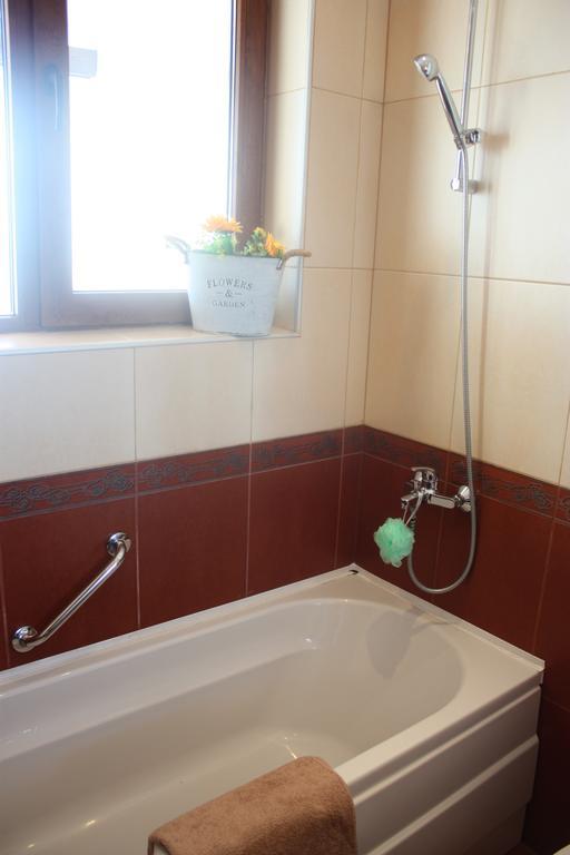 קברנה White Coast Beach Apartments מראה חיצוני תמונה