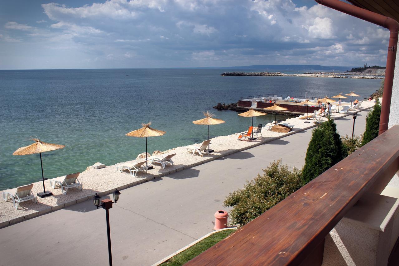 קברנה White Coast Beach Apartments מראה חיצוני תמונה